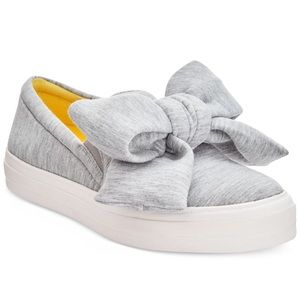 9 West Grey Flat Slip On Sneakers With Large Bow